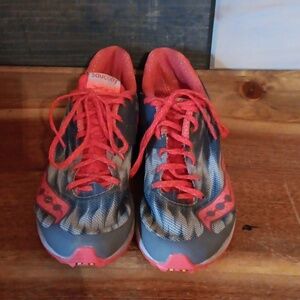 Saucony Kilkenny XC | Size 6, Womens Track Shoes